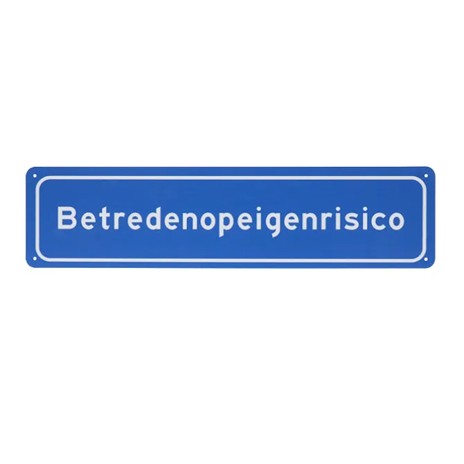 Metalen bord Betreden